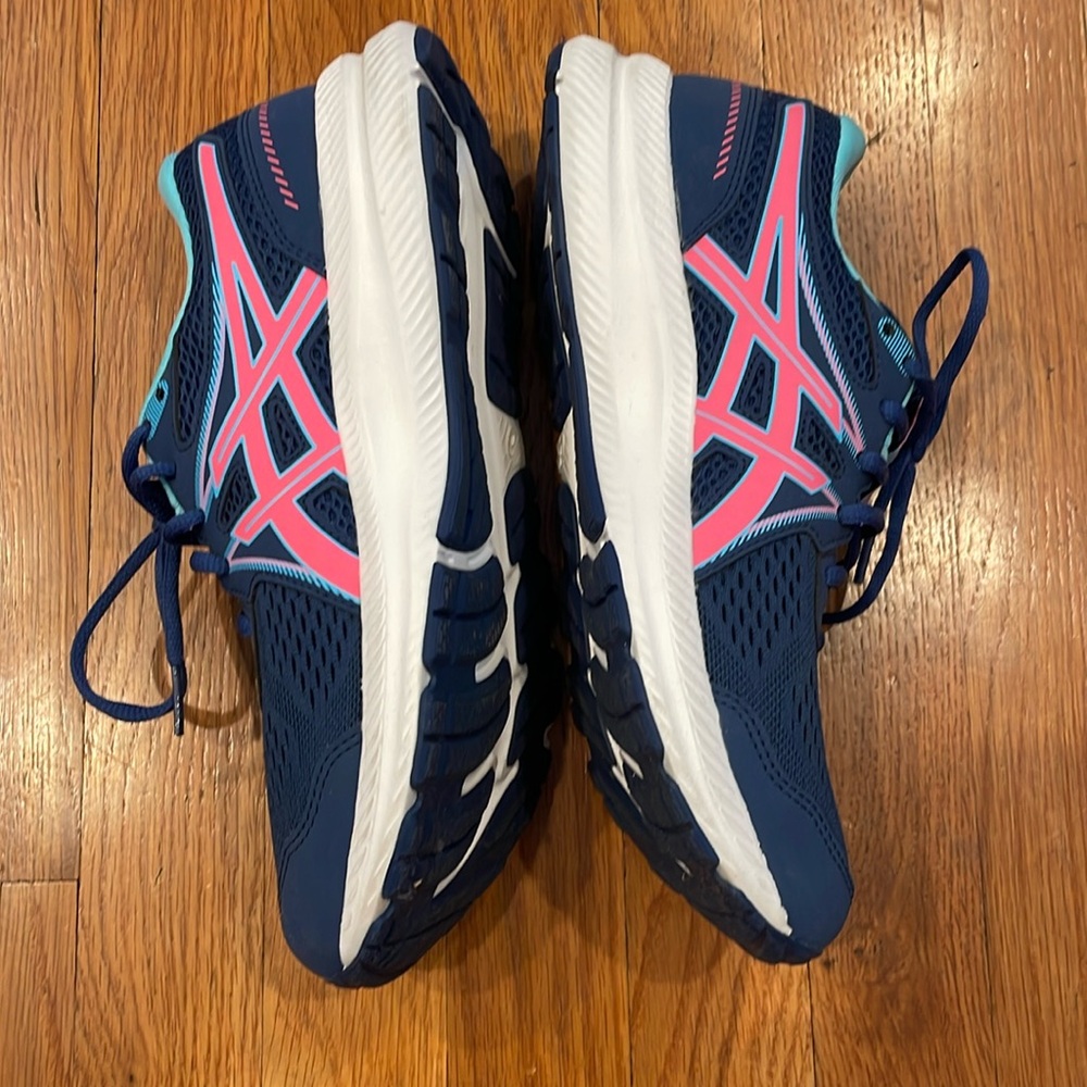 Women’s ASICS Running Sneakers, Size 9